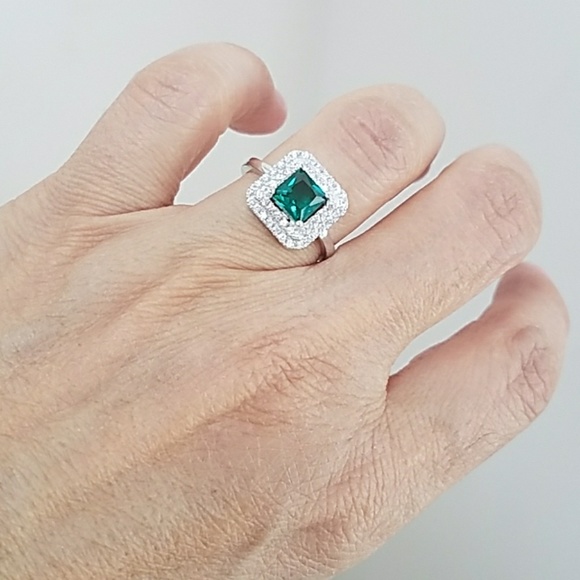 Green 6x6mm Princess cut Engagement Ring all sizes - Picture 2 of 6